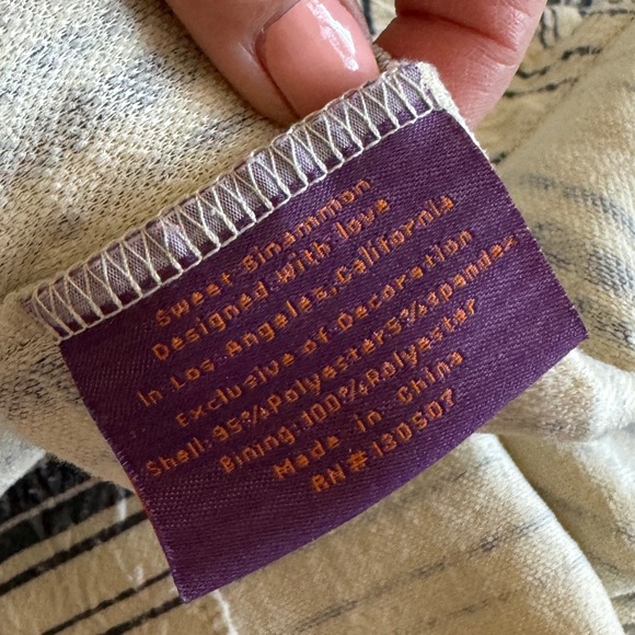 Chic and Flattering Hamptons Dress - Picture 10 of 11